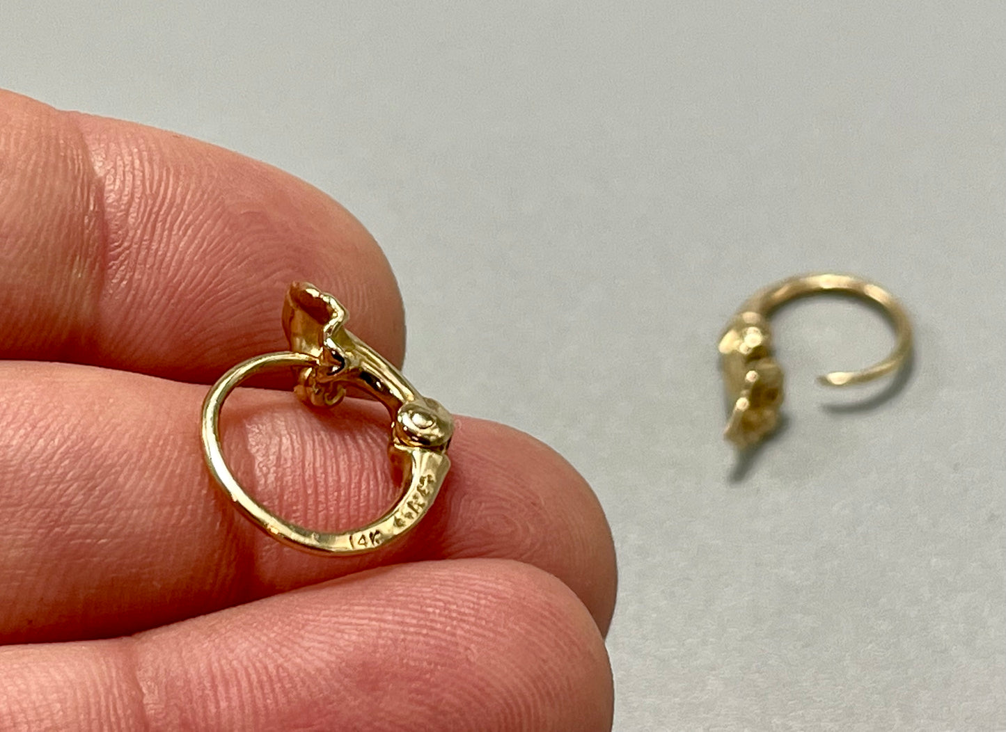 14K Gold Medium Lily Hoop Earrings
