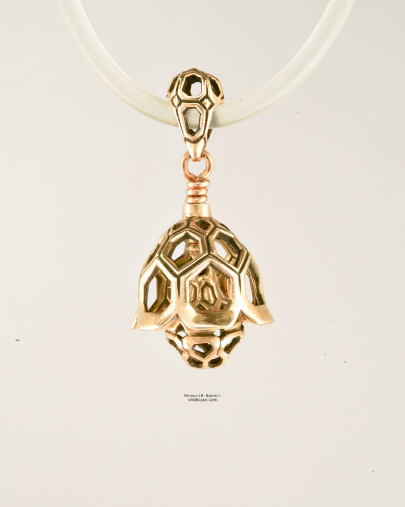 Geo Kiss Bronze