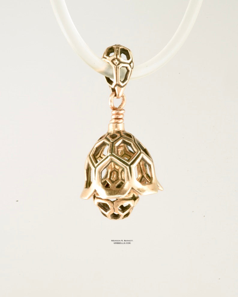 Geo Kiss Bronze