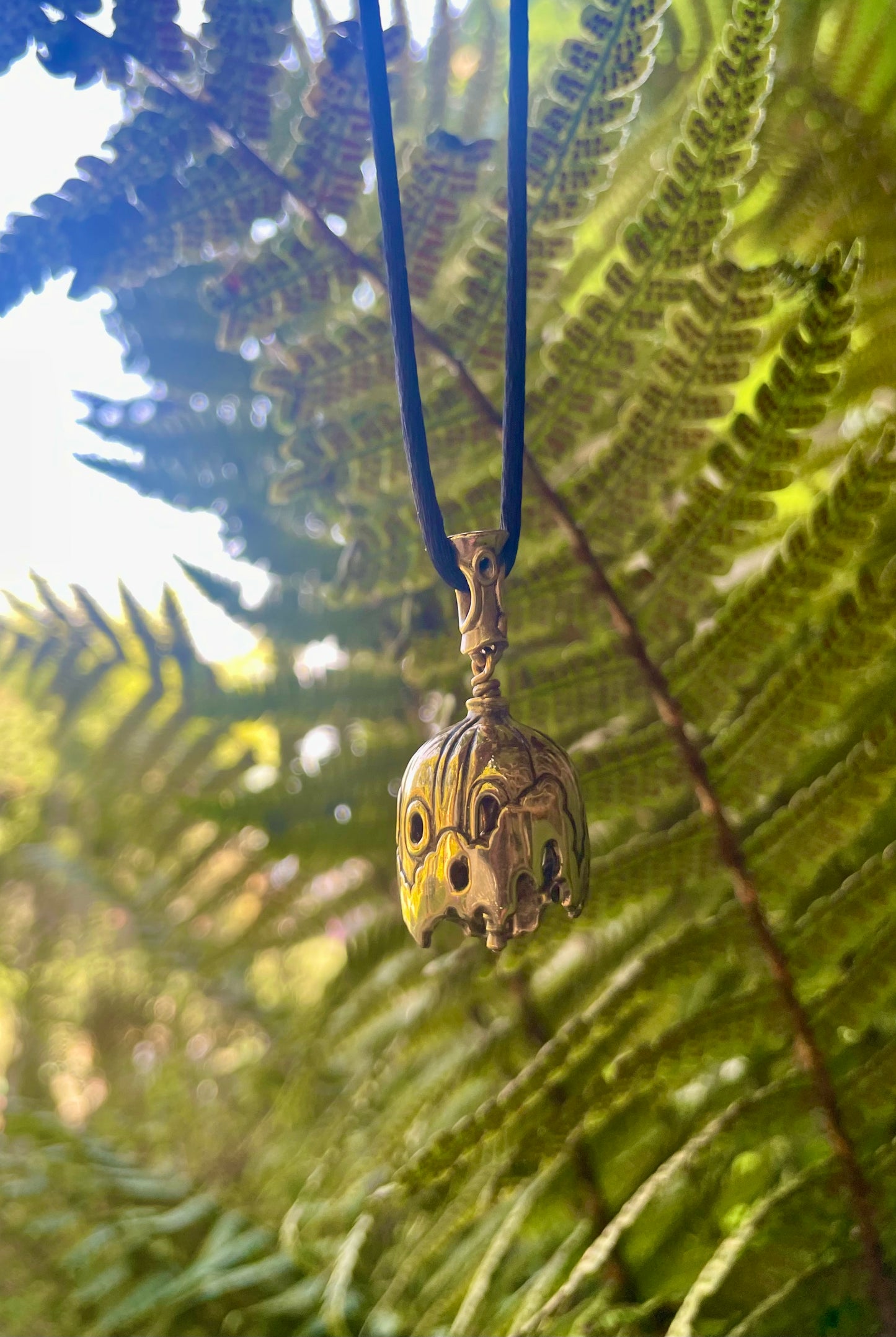 Large Faerie Pod Bronze