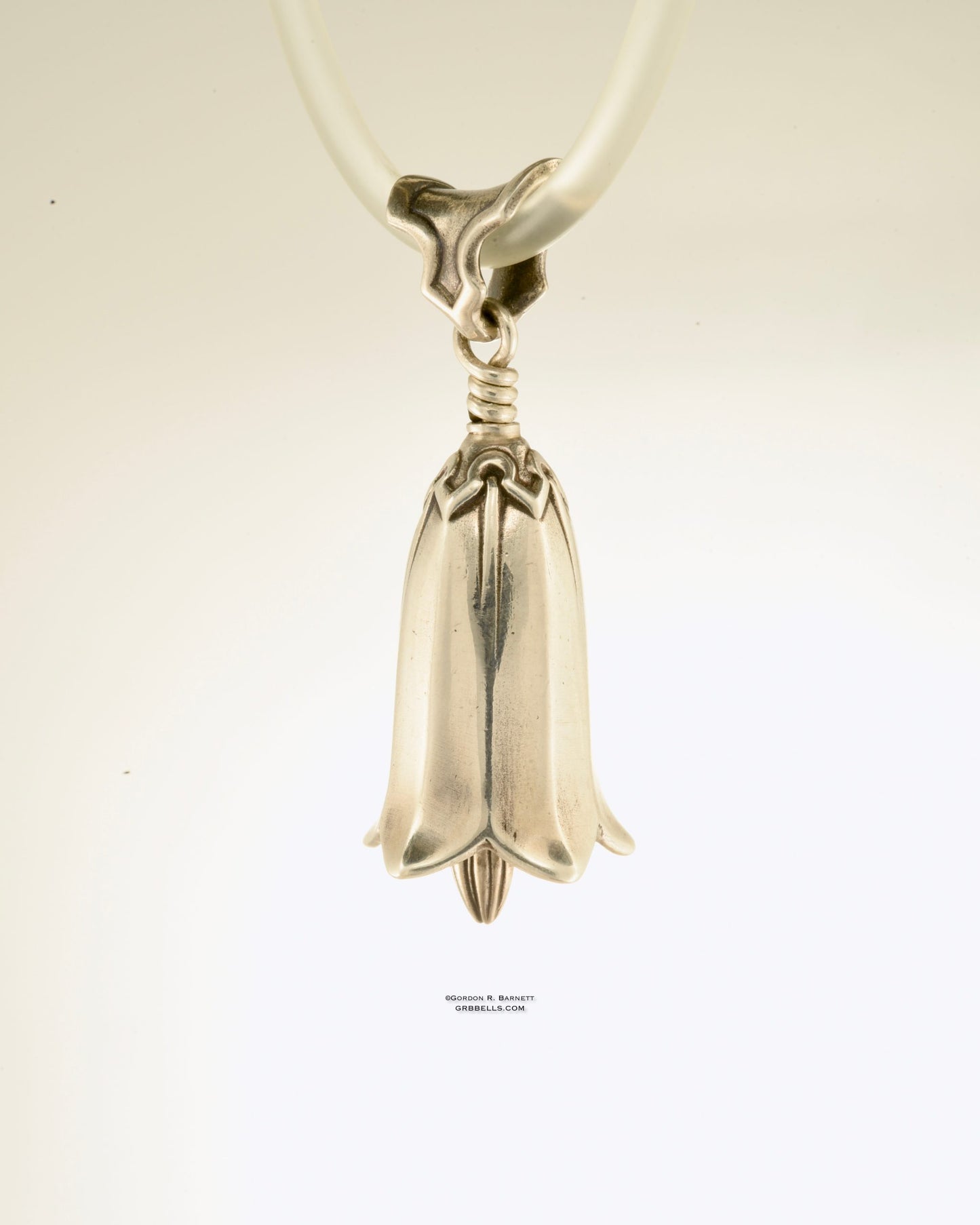 Nouveau Lily Sterling