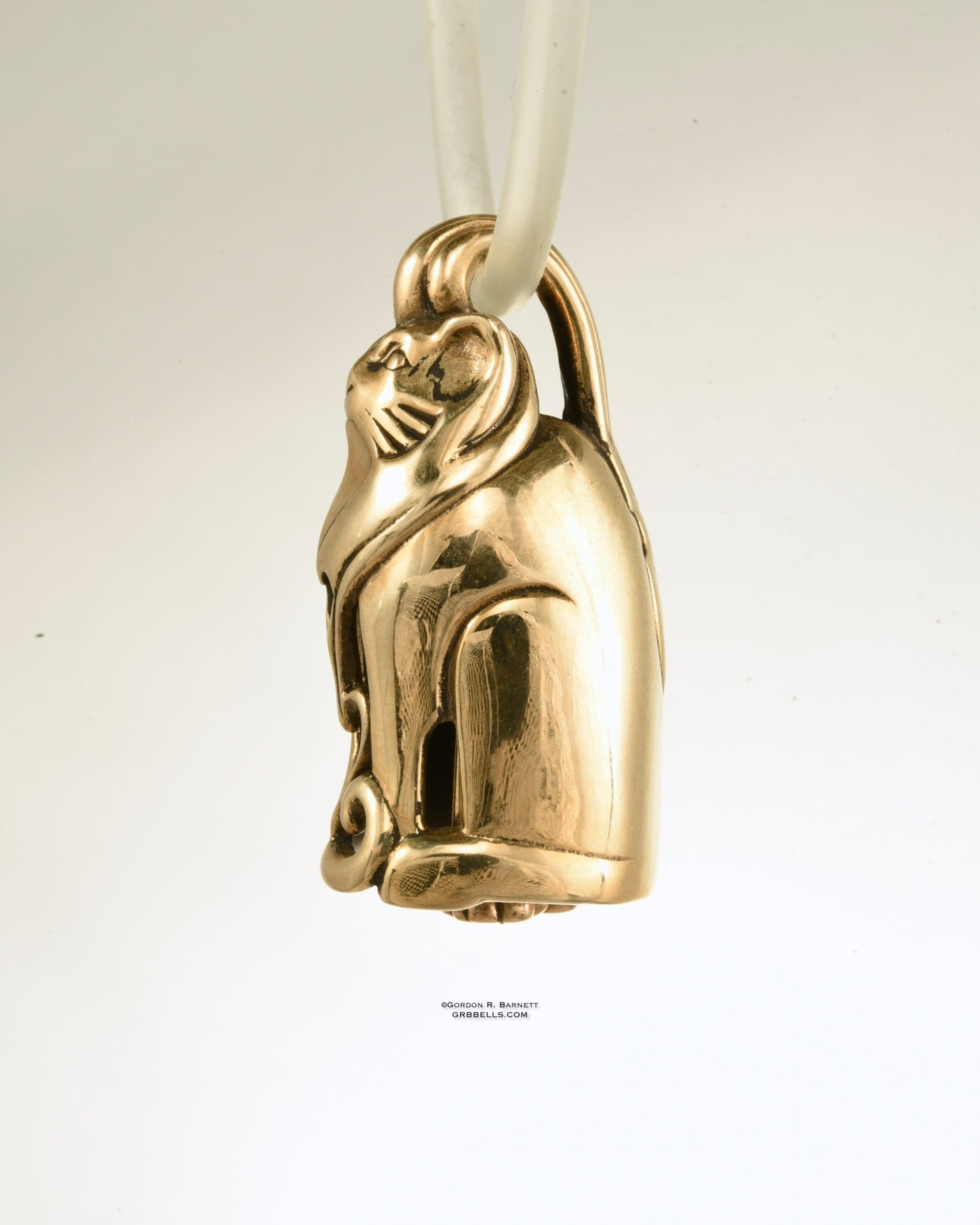 Stately Cat Bronze,